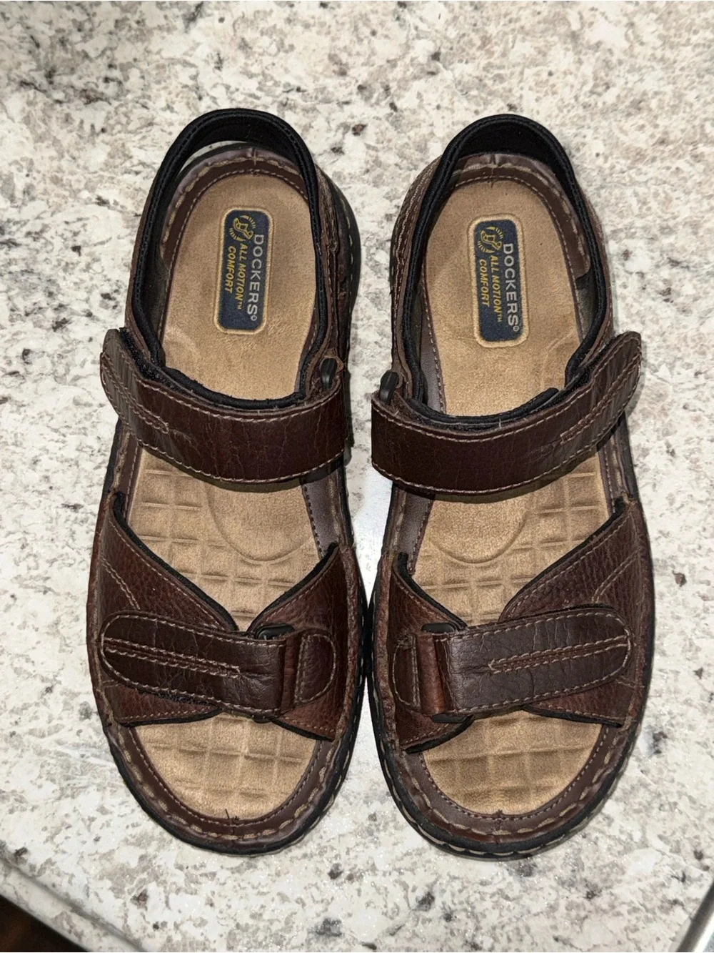 Dockers Men’s Brown Leather Velcro Sandals size 9M